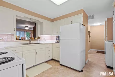 1027 Hoechester Rd, Springfield, IL 62712 photo 11