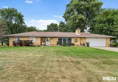 1027 Hoechester Rd, Springfield, IL 62712