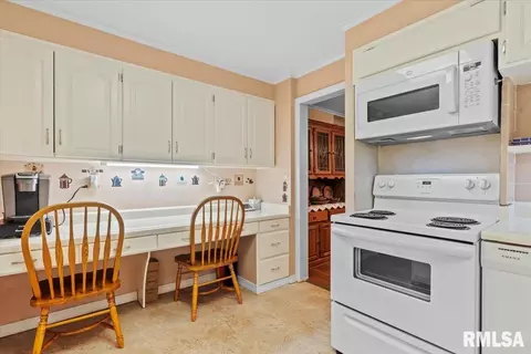 1027 Hoechester Rd, Springfield, IL 62712 photo 12