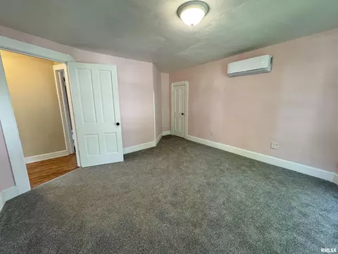 305 E Washington St, Avon, IL 61415 photo 28