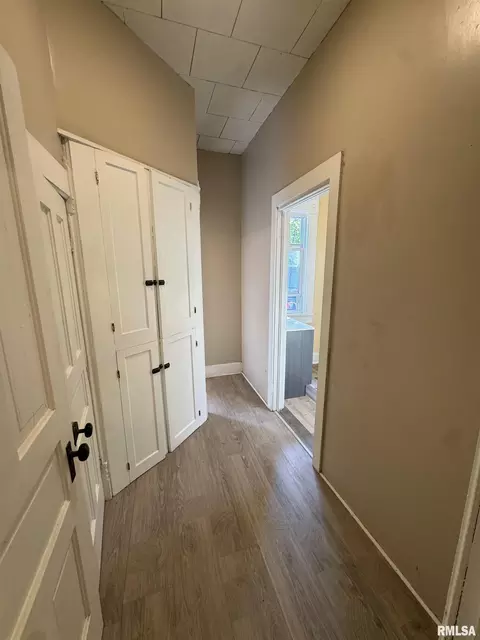 305 E Washington St, Avon, IL 61415 photo 23