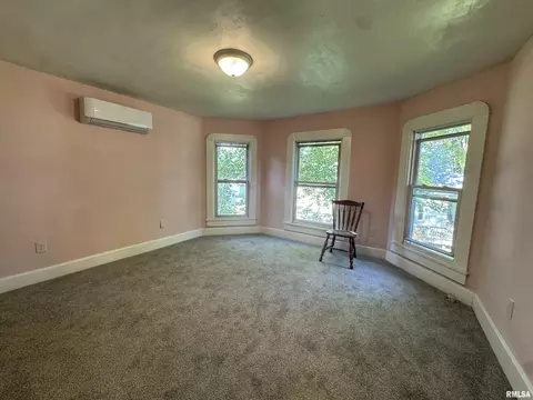 305 E Washington St, Avon, IL 61415 photo 27