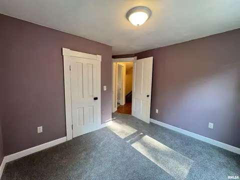 305 E Washington St, Avon, IL 61415 photo 36