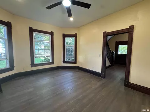 305 E Washington St, Avon, IL 61415 photo 14