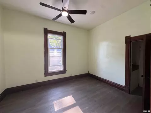 305 E Washington St, Avon, IL 61415 photo 15