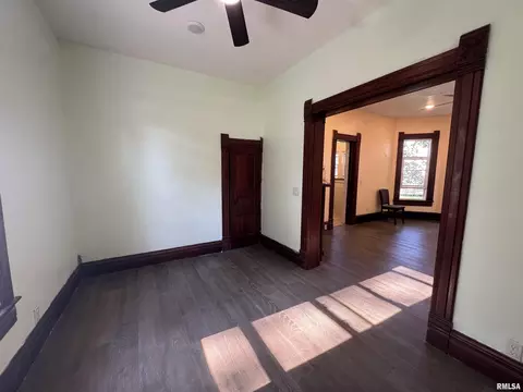 305 E Washington St, Avon, IL 61415 photo 17
