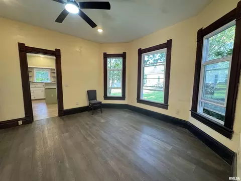 305 E Washington St, Avon, IL 61415 photo 11