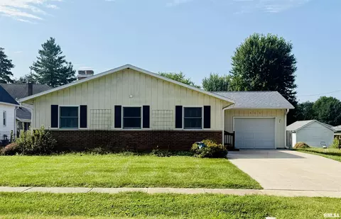 406 E Newman St, Knoxville, IL 61448