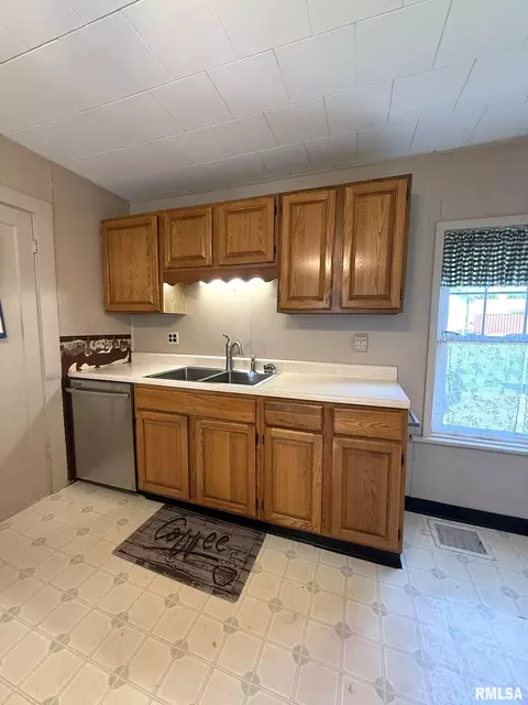 Kitchen - 124 S Joy St, Oneida, IL 61467 photo 3 of 5