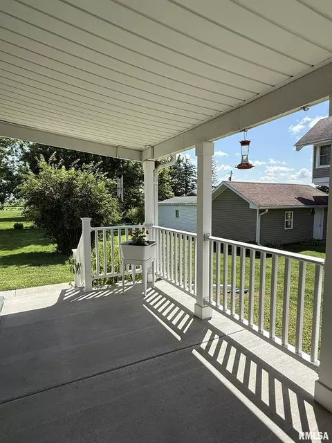 Exterior - 124 S Joy St, Oneida, IL 61467 photo 10 of 13