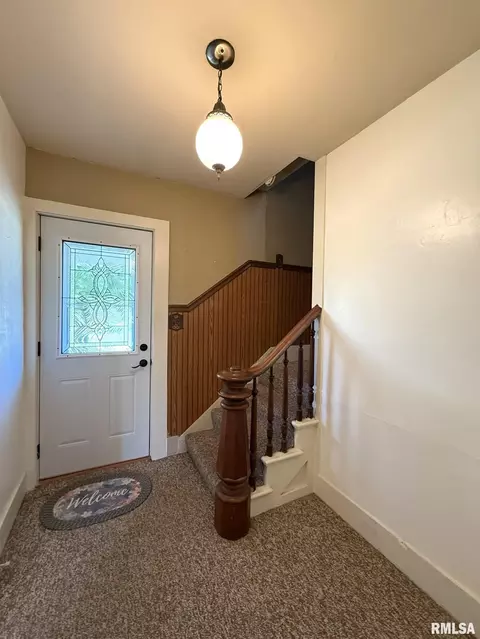 Entry Way - 124 S Joy St, Oneida, IL 61467 photo 1 of 3
