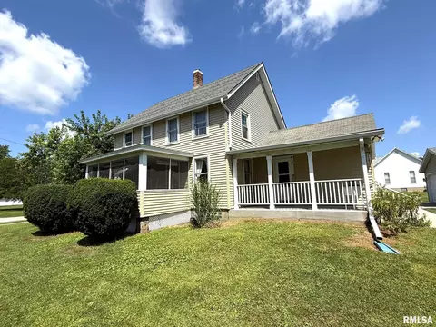 Exterior - 124 S Joy St, Oneida, IL 61467 photo 7 of 13