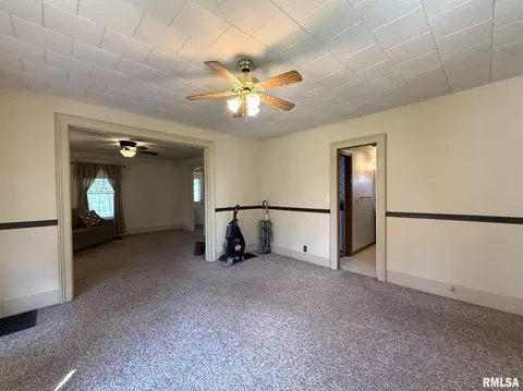 Living - 124 S Joy St, Oneida, IL 61467 photo 5 of 5