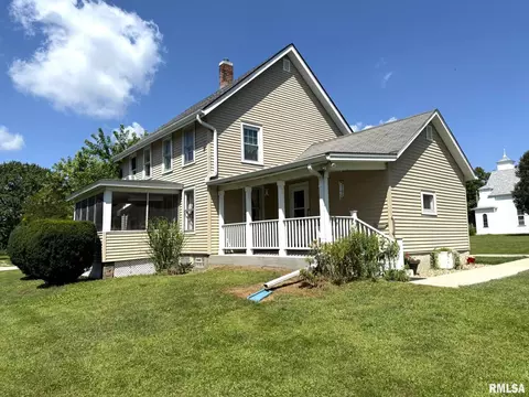 Exterior - 124 S Joy St, Oneida, IL 61467 photo 6 of 13