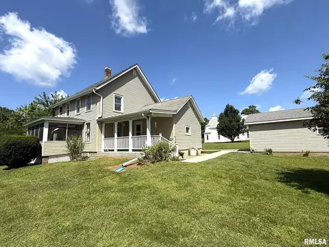 Exterior - 124 S Joy St, Oneida, IL 61467 photo 8 of 13