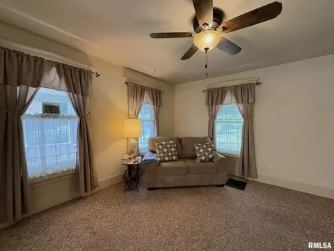 Living - 124 S Joy St, Oneida, IL 61467 photo 2 of 5