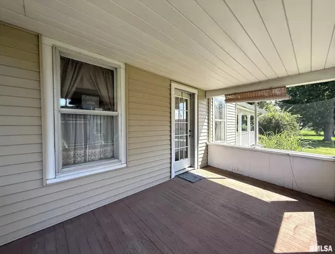 Exterior - 124 S Joy St, Oneida, IL 61467 photo 2 of 13