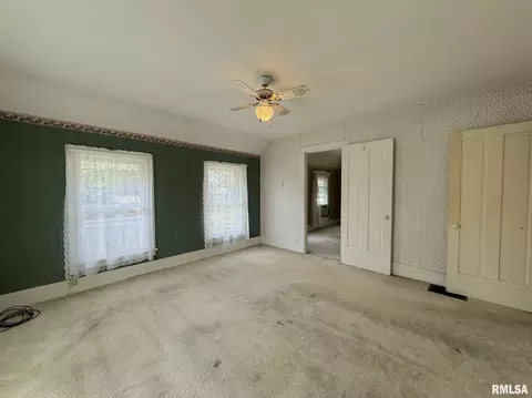 Bedroom - 124 S Joy St, Oneida, IL 61467 photo 8 of 13