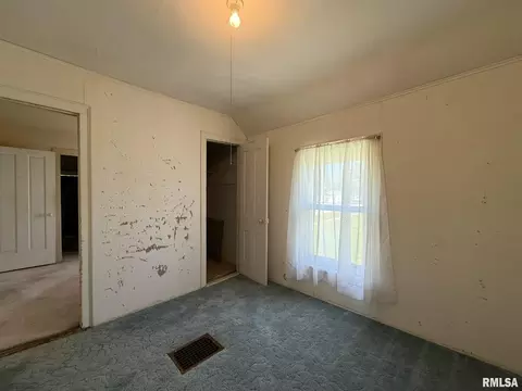 Bedroom - 124 S Joy St, Oneida, IL 61467 photo 11 of 13
