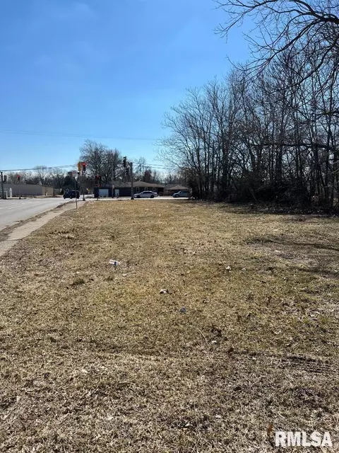 2331 E South Grand Ave, Springfield, IL 62703
