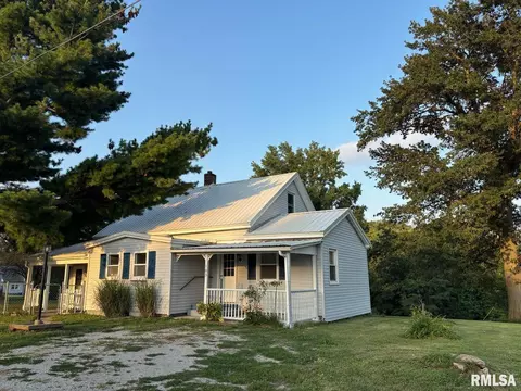 103 E Rutledge St, Pawnee, IL 62558