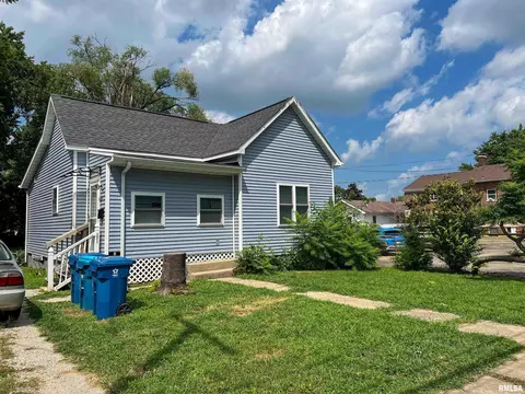 2053 N 11th St, Springfield, IL 62702 photo 1