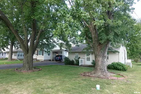 1395 Clark St, Galesburg, IL 61401