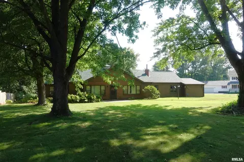 118 Lakeview Dr, East Galesburg, IL 61430