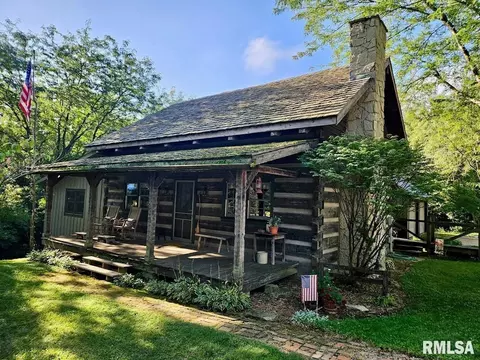 17531 Old Fairgrounds Rd, Petersburg, IL 62675