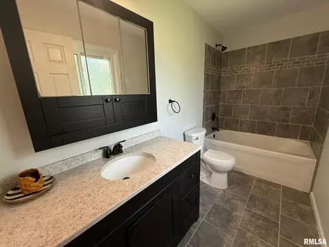 806 N Springfield Rd, Athens, IL 62613 photo 24