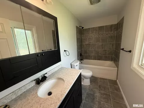 806 N Springfield Rd, Athens, IL 62613 photo 23
