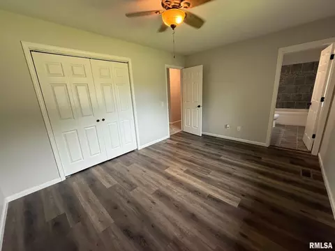 806 N Springfield Rd, Athens, IL 62613 photo 21