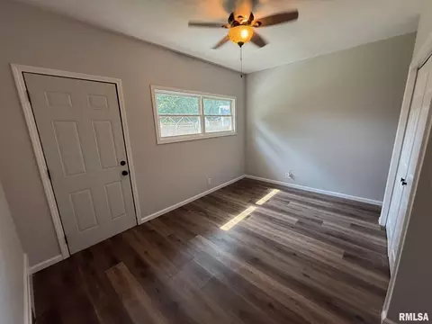 806 N Springfield Rd, Athens, IL 62613 photo 13