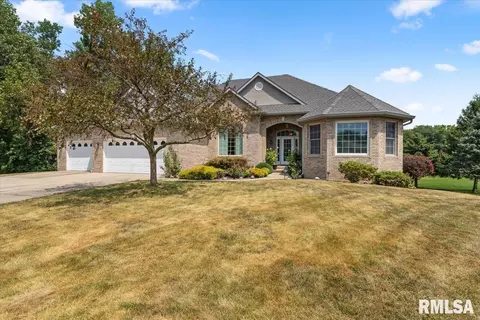 104 Northwoods Ct, Chatham, IL 62629