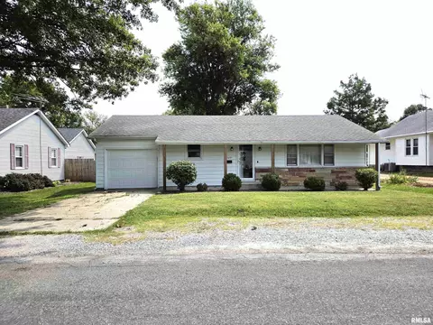 329 Sumner St, Carlinville, IL 62626