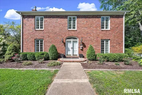 45 Park Lane Dr, Galesburg, IL 61401