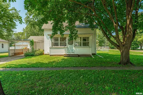 202 S Logan St, Mason City, IL 62664