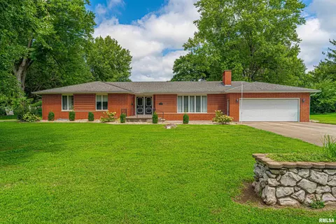 510 W High St, Mason City, IL 62664