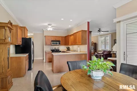 810 Colorado Ct, Springfield, IL 62711 photo 10