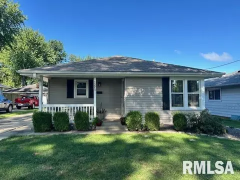 1321 Goltra Ave, Jacksonville, IL 62650
