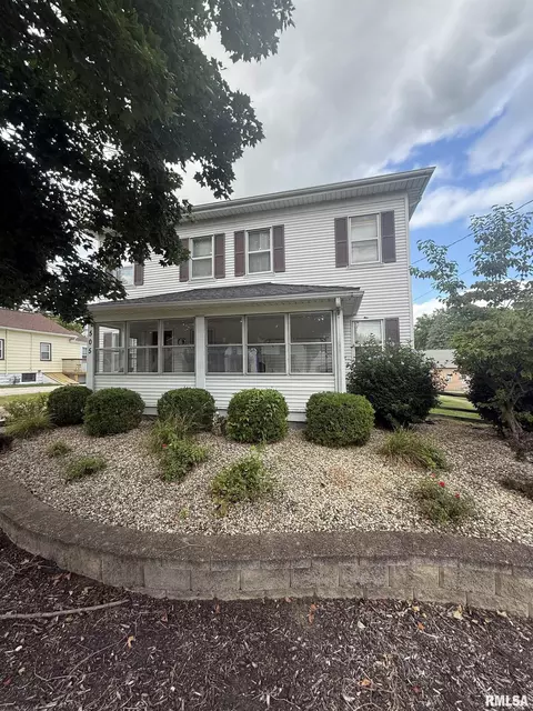 505 E Jefferson St, Washington, IL 61571