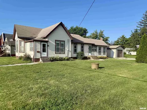 209 S Broad St, Knoxville, IL 61448