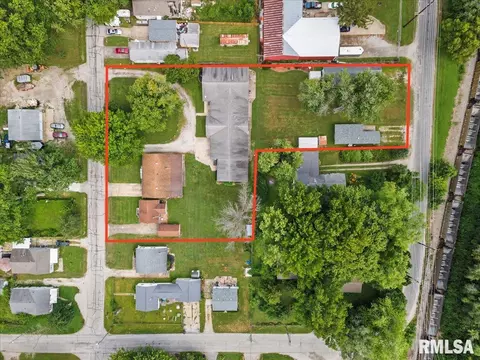 2912 Hoover St, Springfield, IL 62703