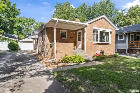 1821 S Pasfield St, Springfield, IL 62704 photo 2
