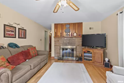 1821 S Pasfield St, Springfield, IL 62704 photo 7