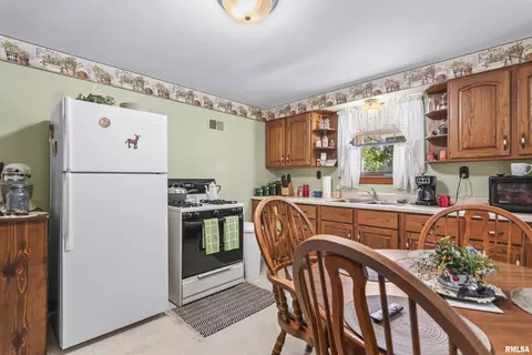 1821 S Pasfield St, Springfield, IL 62704 photo 8