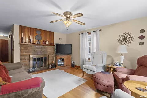 1821 S Pasfield St, Springfield, IL 62704 photo 5