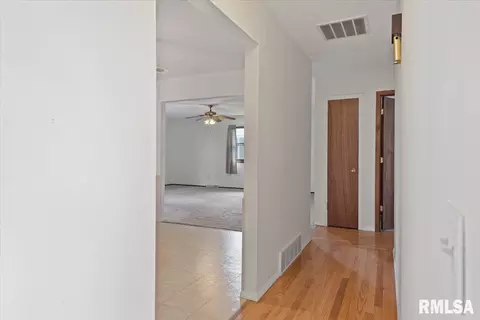 Entry Way - 2708 Delaware Dr, Springfield, IL 62702 photo 1 of 3