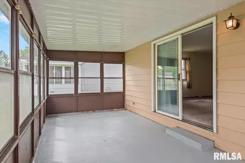 Exterior - 2708 Delaware Dr, Springfield, IL 62702 photo 3 of 5