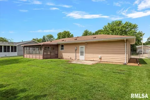 Exterior - 2708 Delaware Dr, Springfield, IL 62702 photo 5 of 5